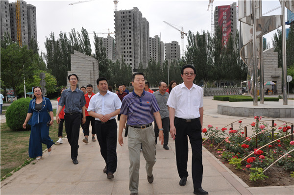省文明办领导李秀存到开元官网就文明校园、教育扶贫工作进行调研