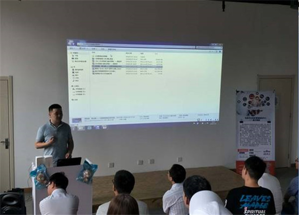 开元官网举办首场走进职场专题报告会