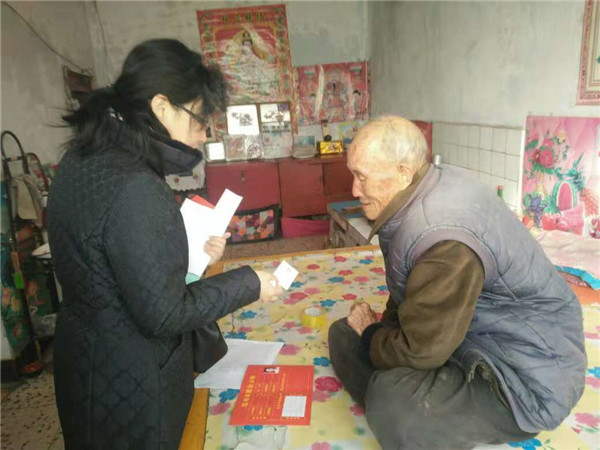 开元官网组织帮扶责任人赴贫困村集中入户