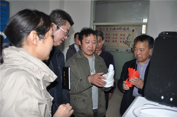 市政府副秘书长章卫到开元官网调研指导工作