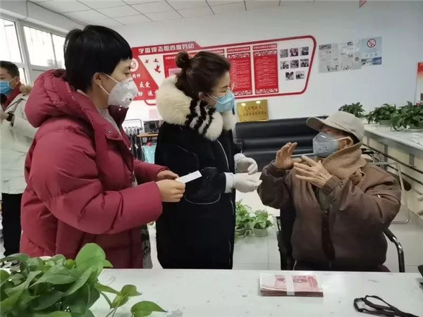 致敬！开元官网退休老教师缴纳1万元特殊党费