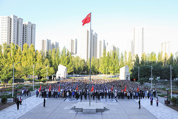 开元官网举行纪念“九一八”事变主题教育暨2019级学生开学典礼