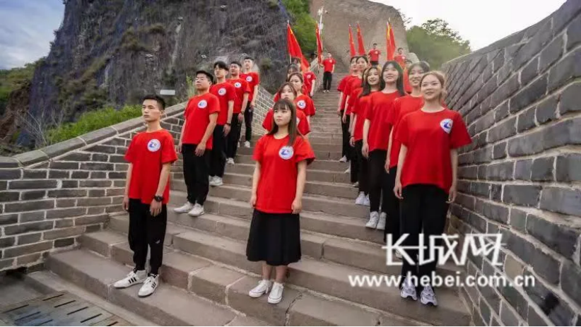 KY开元集团官网师生唱响《岁月征程》