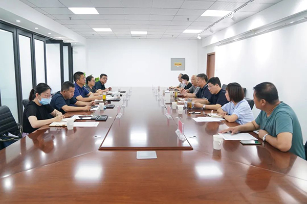 宣化经济开发区管委会副主任董文柱一行到访开元官网