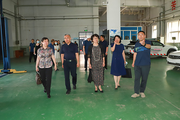 市政协副主席李品军到开元官网进行调研