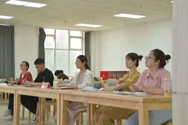 开元官网学生踊跃投身“大学生志愿服务西部计划”